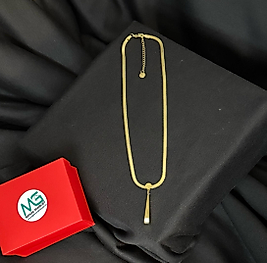 gold zirkon detay uzay piramit kolye