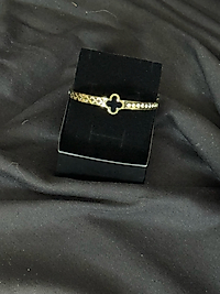 çelik gold yonca taşlı bileklik