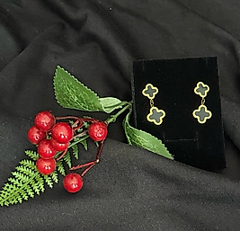 zirkon  yonca taşlı küpe